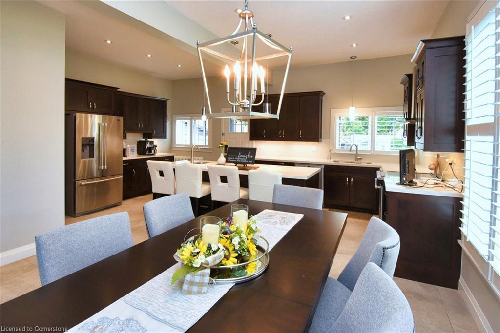 179 Macnab Street N, Hamilton, ON - Indoor Photo Showing Dining Room