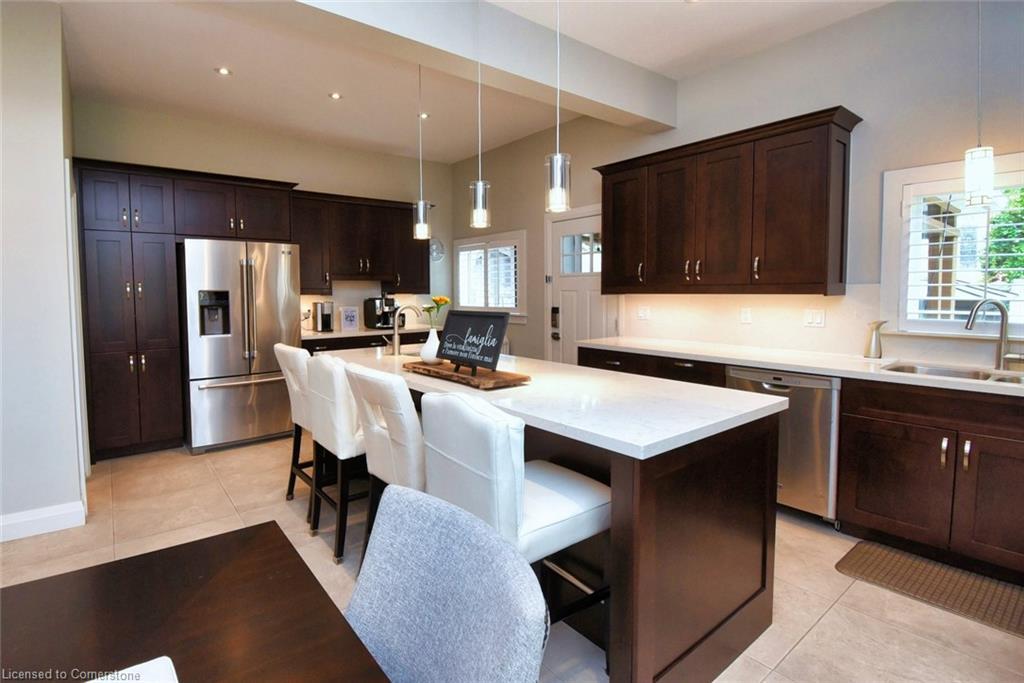 179 Macnab Street N, Hamilton, ON - Indoor Photo Showing Kitchen