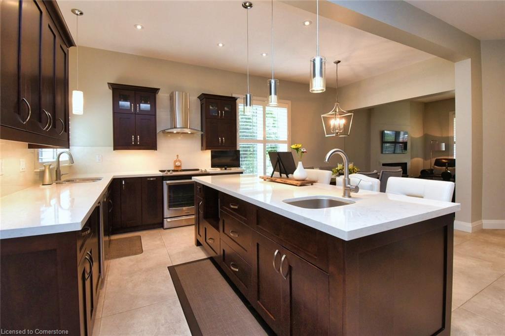 179 Macnab Street N, Hamilton, ON - Indoor Photo Showing Kitchen With Upgraded Kitchen