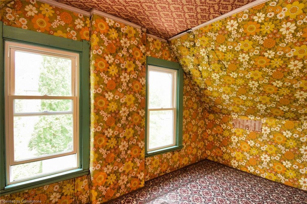 179 Macnab Street N, Hamilton, ON - Indoor Photo Showing Other Room