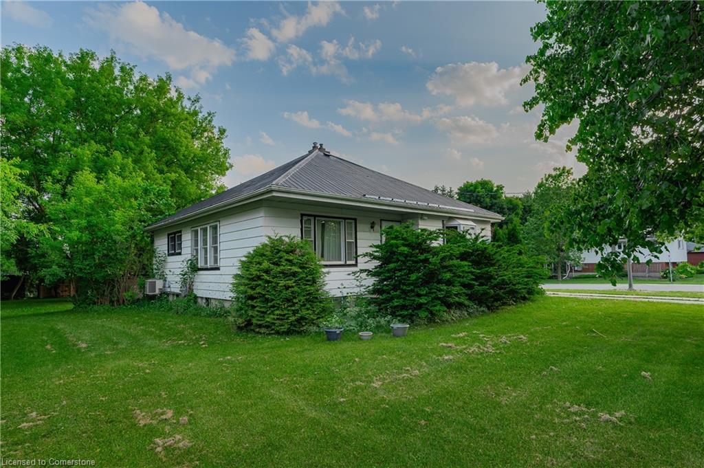 1060 Queens Bush Road, Wellesley, ON