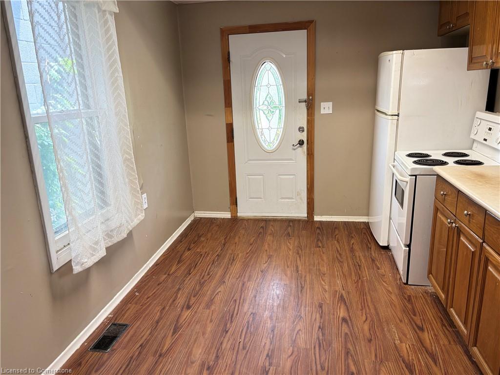465 East Main Street, Welland, ON - Indoor Photo Showing Kitchen