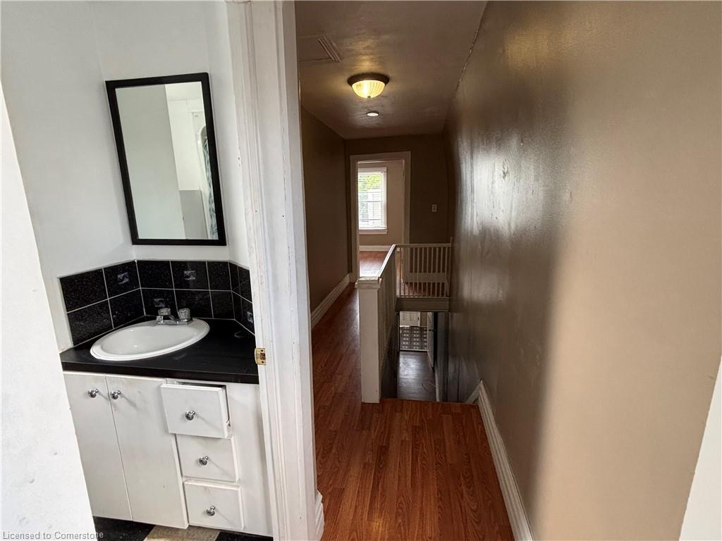 465 East Main Street, Welland, ON - Indoor Photo Showing Bathroom