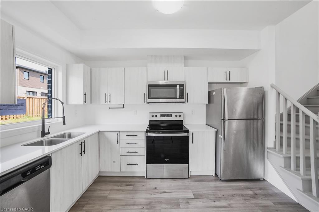 79 Gateland Drive, Barrie, ON - Indoor Photo Showing Kitchen With Double Sink