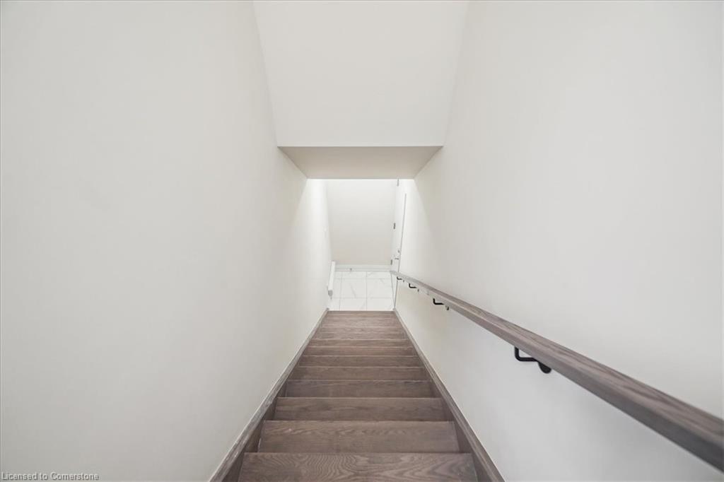 105-1593 Rose Way, Milton, ON - Indoor Photo Showing Other Room