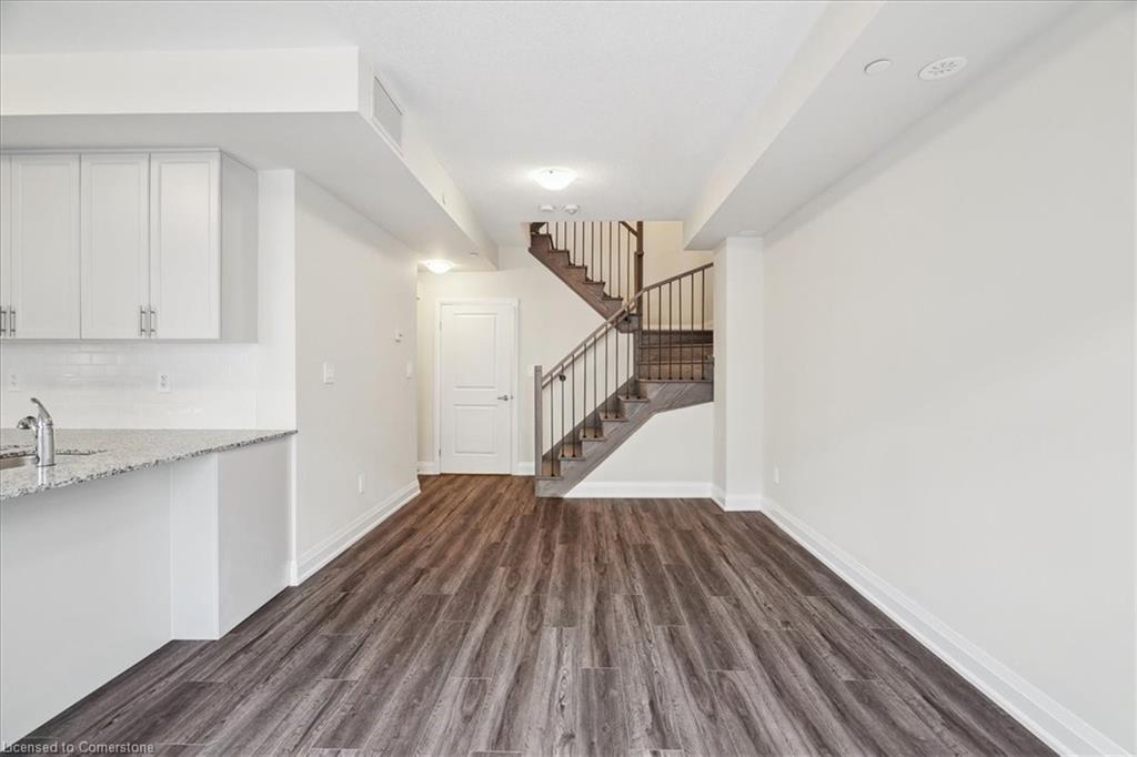105-1593 Rose Way, Milton, ON - Indoor