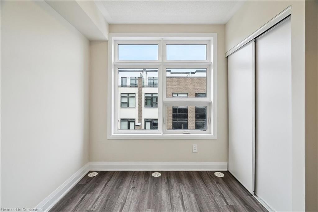 105-1593 Rose Way, Milton, ON - Indoor Photo Showing Other Room