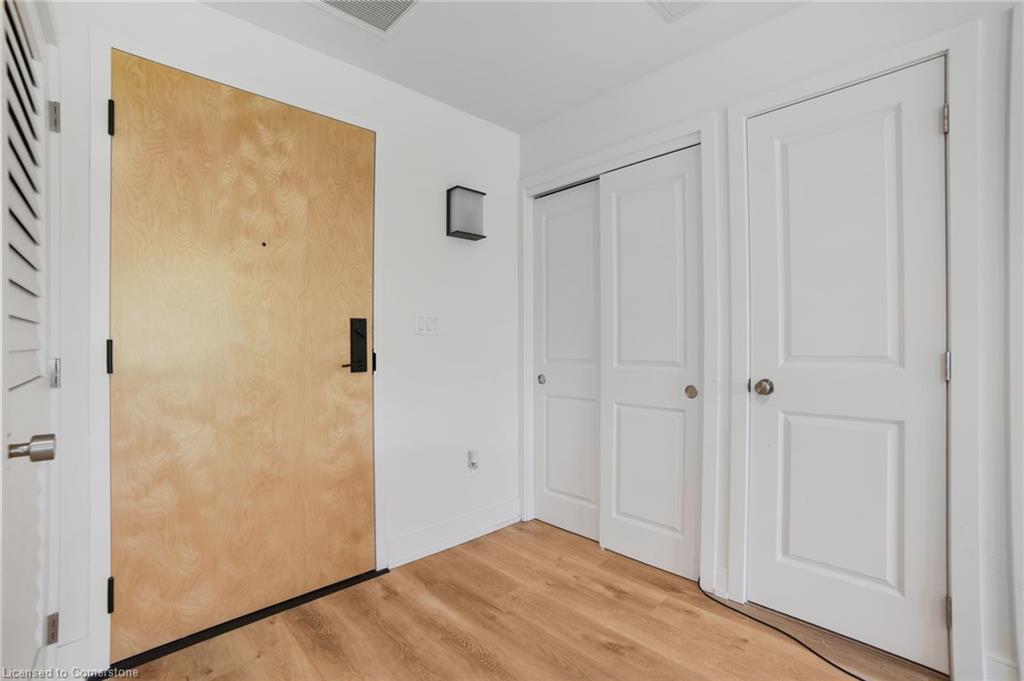 402-121 Mary Street, Creemore, ON - Indoor Photo Showing Other Room