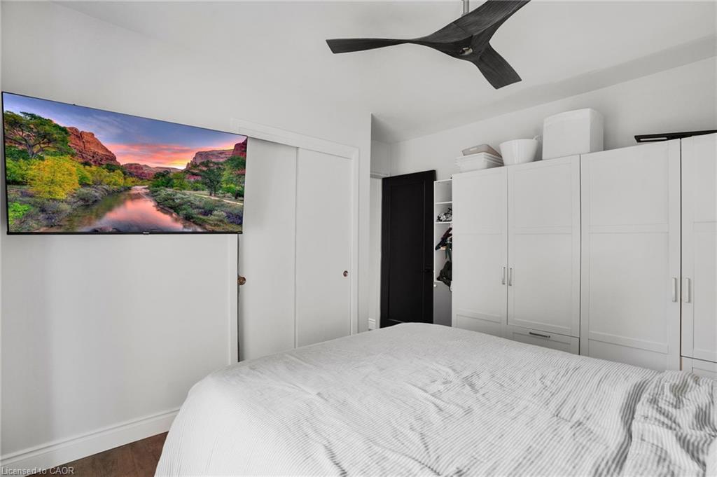 3316 Tallman Drive, Lincoln, ON - Indoor Photo Showing Bedroom