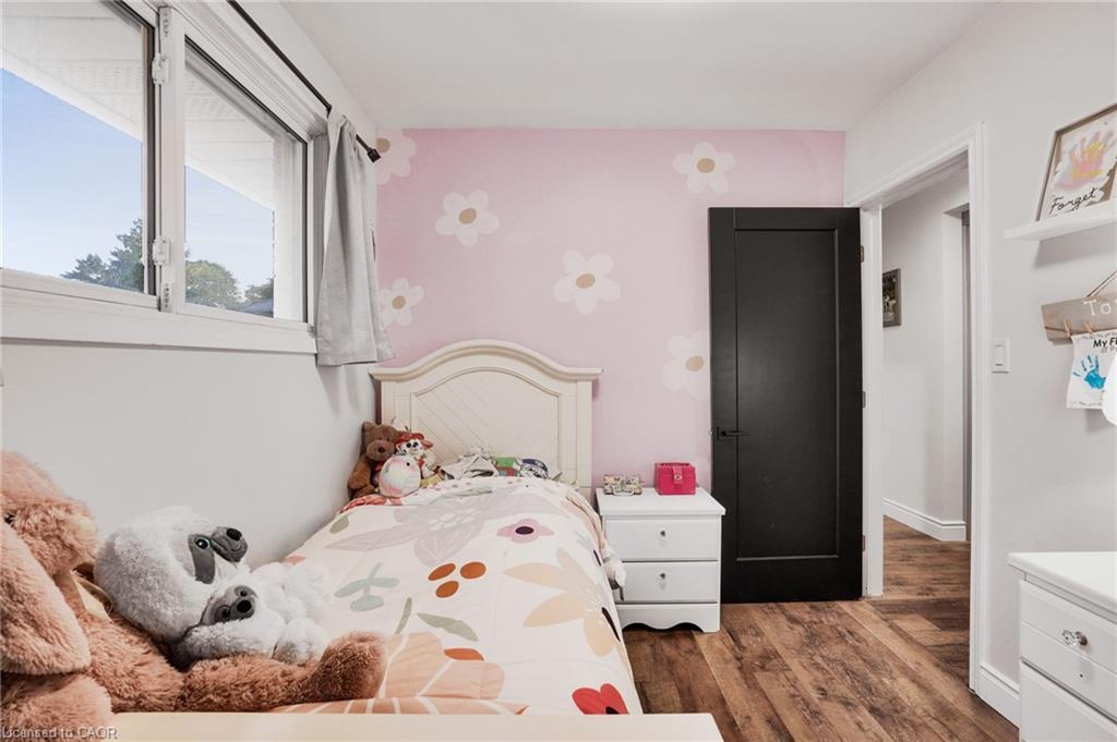 3316 Tallman Drive, Lincoln, ON - Indoor Photo Showing Bedroom