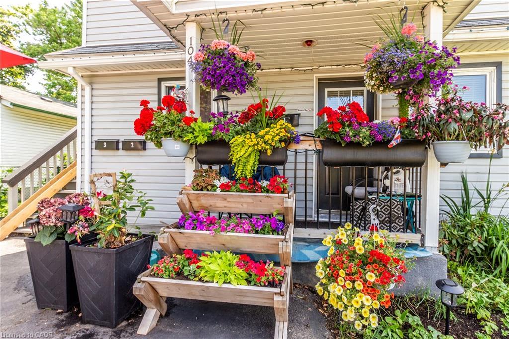 104 Oakwood Avenue, Cambridge, ON