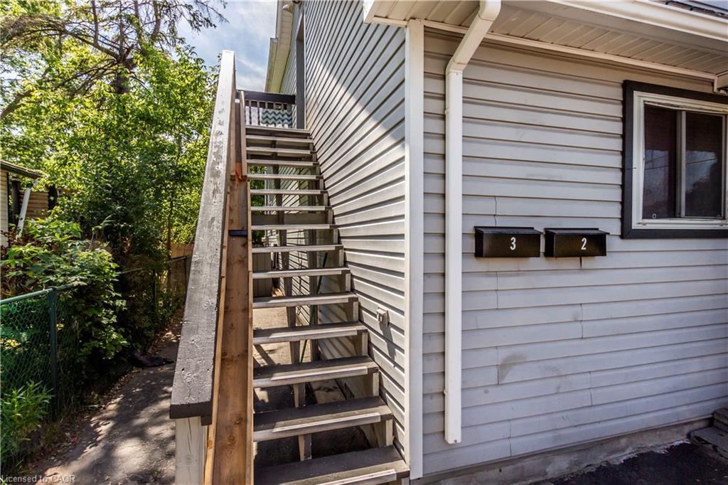 104 Oakwood Avenue, Cambridge, ON