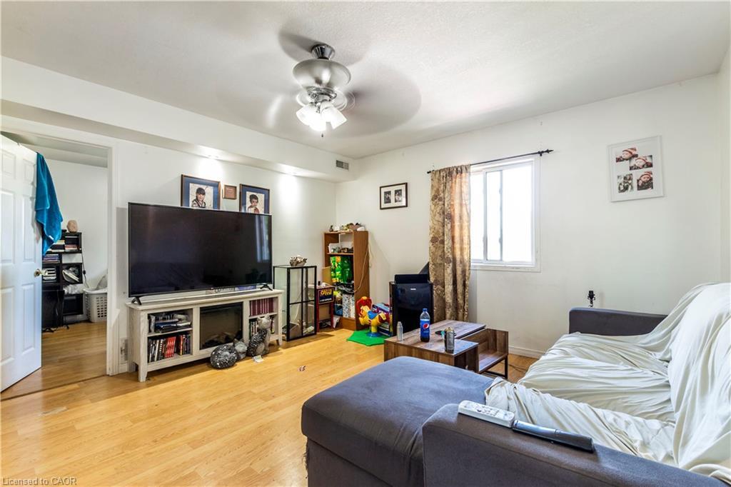 104 Oakwood Avenue, Cambridge, ON