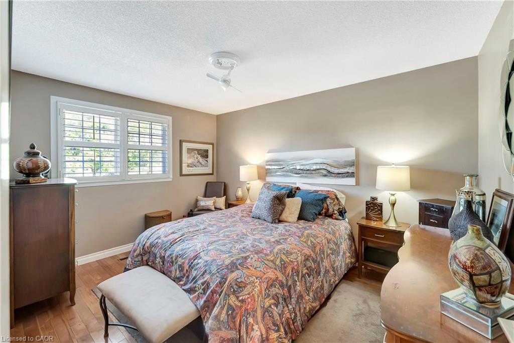2325 Duncaster Drive, Burlington, ON - Indoor Photo Showing Bedroom