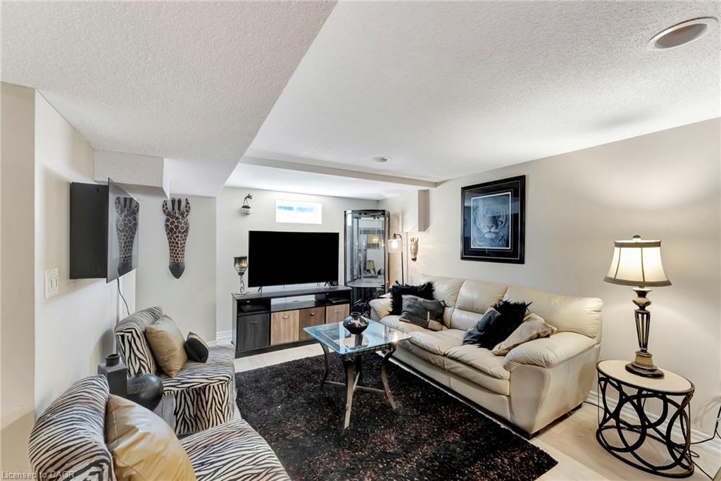 2325 Duncaster Drive, Burlington, ON - Indoor Photo Showing Living Room