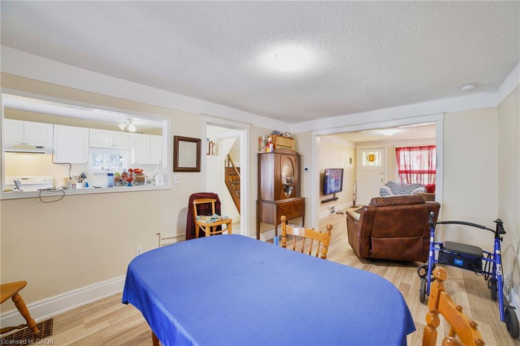 20 Gertrude Street, Hamilton, ON - Indoor Photo Showing Bedroom