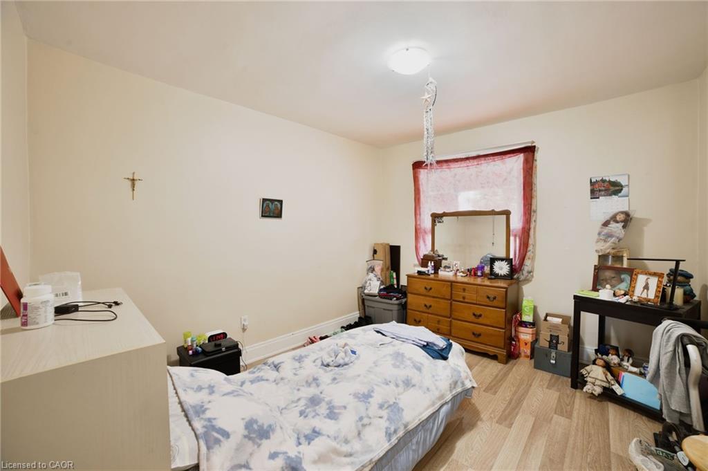 20 Gertrude Street, Hamilton, ON - Indoor Photo Showing Bedroom