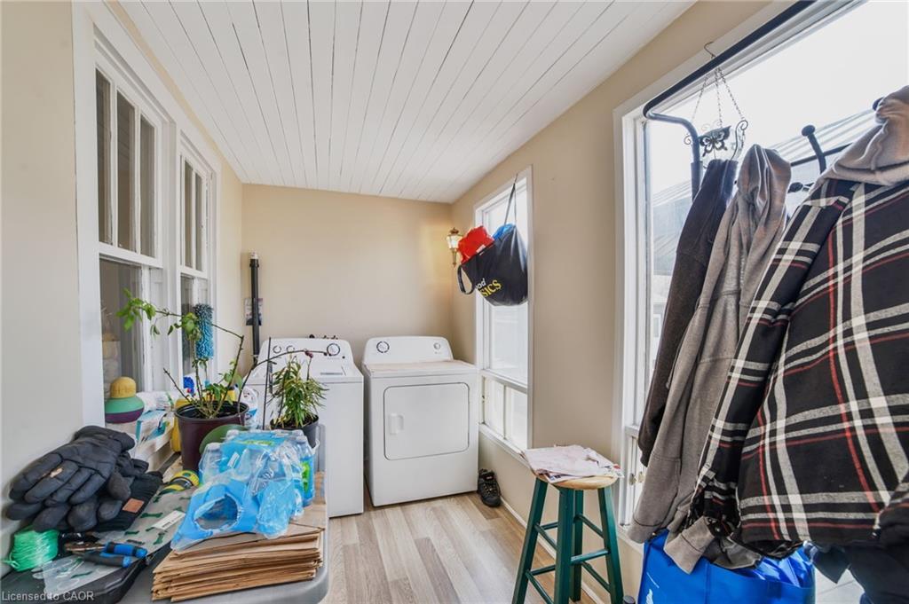 20 Gertrude Street, Hamilton, ON - Indoor Photo Showing Laundry Room