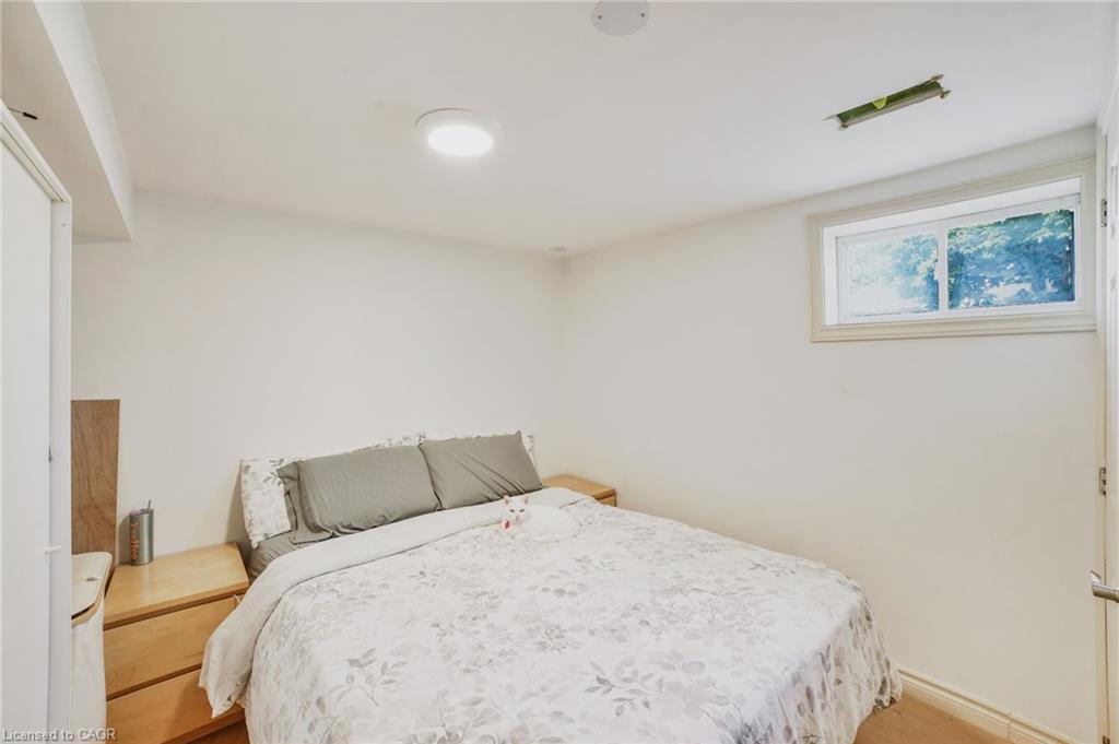 20 Gertrude Street, Hamilton, ON - Indoor Photo Showing Bedroom