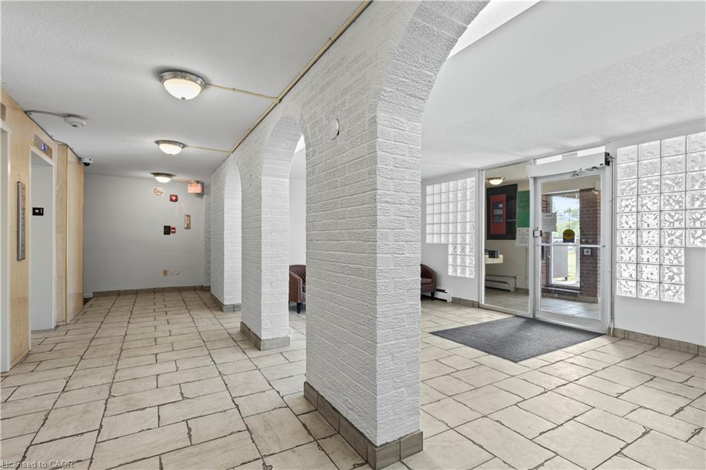105-851 Queenston Road, Hamilton, ON - Indoor Photo Showing Other Room