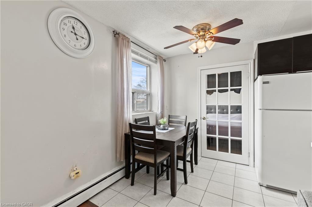 105-851 Queenston Road, Hamilton, ON - Indoor Photo Showing Dining Room