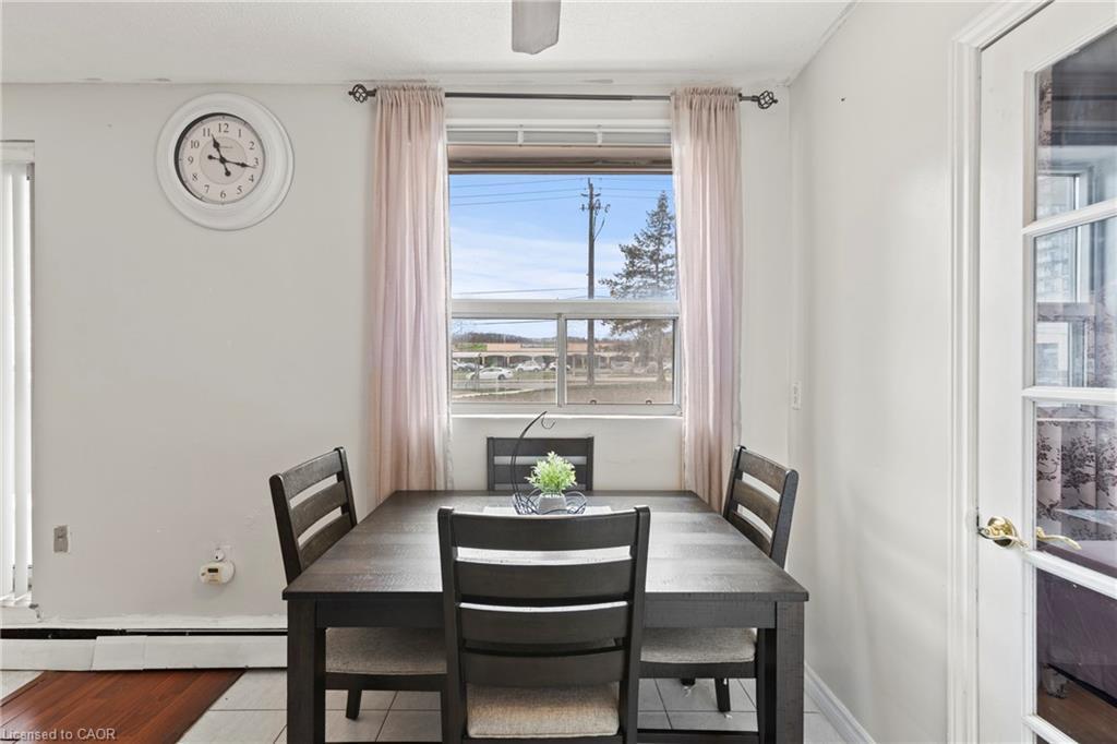 105-851 Queenston Road, Hamilton, ON - Indoor Photo Showing Dining Room