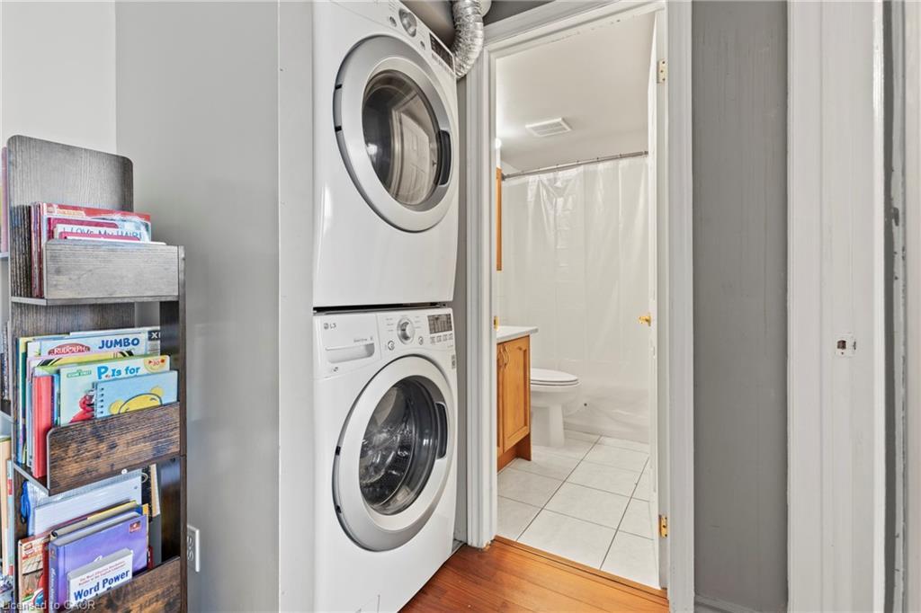 105-851 Queenston Road, Hamilton, ON - Indoor Photo Showing Laundry Room