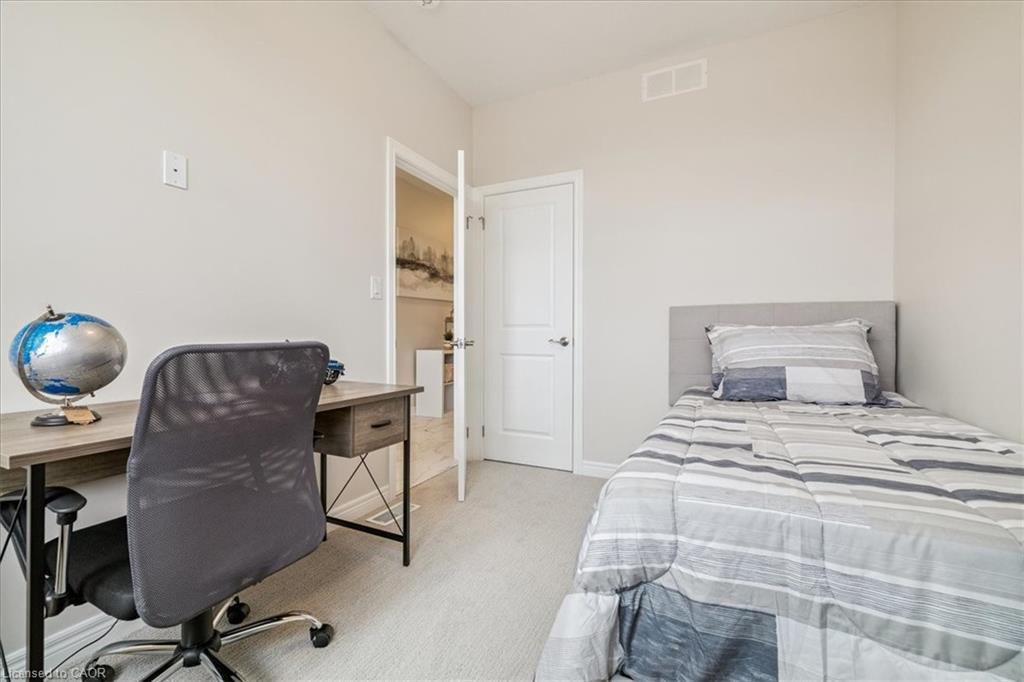 9 Wiley Trail, Welland, ON - Indoor Photo Showing Bedroom