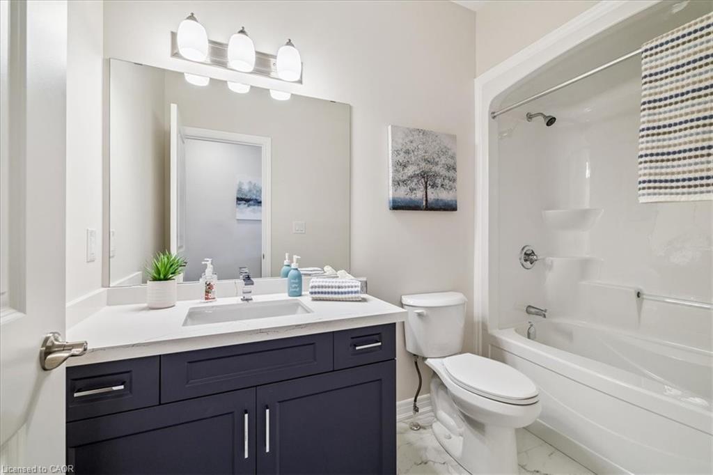 9 Wiley Trail, Welland, ON - Indoor Photo Showing Bathroom