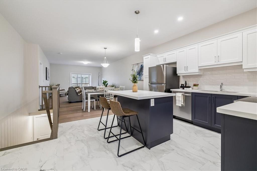 9 Wiley Trail, Welland, ON - Indoor Photo Showing Kitchen With Upgraded Kitchen