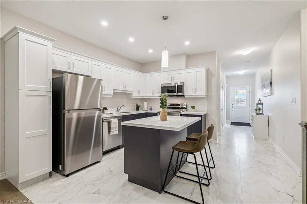 9 Wiley Trail, Welland, ON - Indoor Photo Showing Kitchen With Stainless Steel Kitchen
