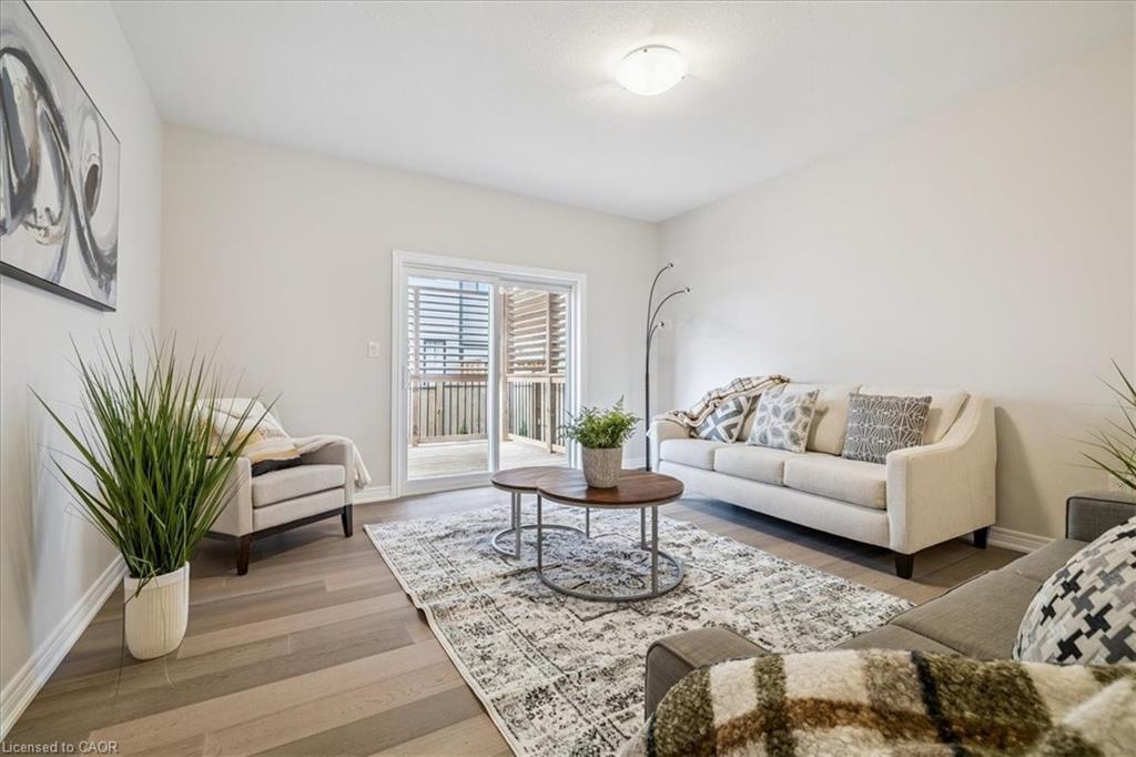9 Wiley Trail, Welland, ON - Indoor Photo Showing Living Room