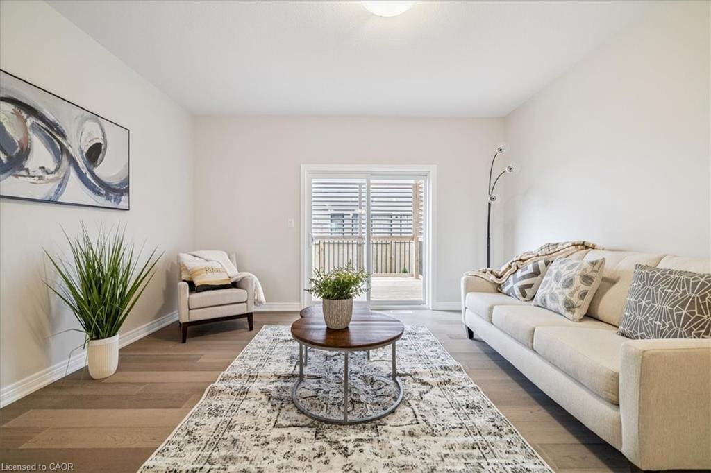 9 Wiley Trail, Welland, ON - Indoor Photo Showing Living Room