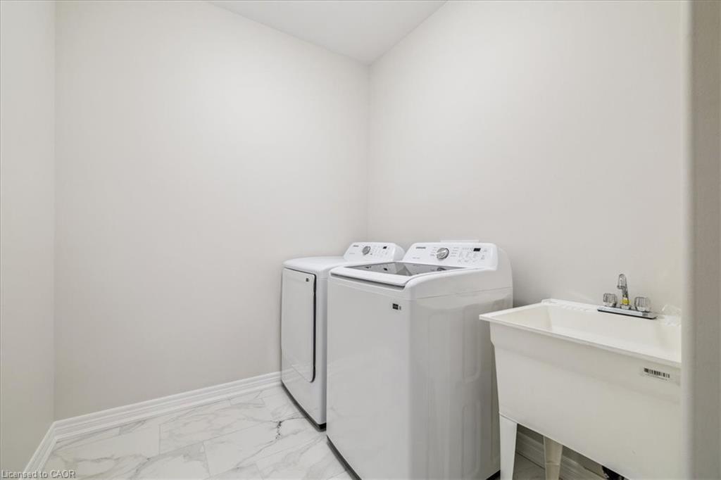 9 Wiley Trail, Welland, ON - Indoor Photo Showing Laundry Room