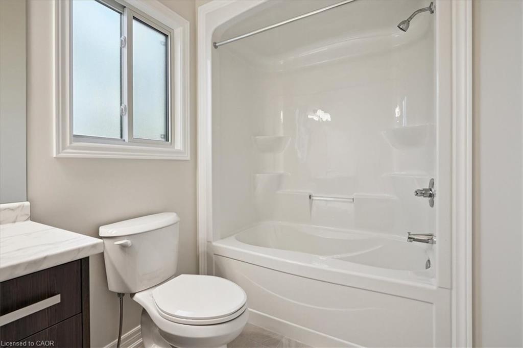 81 Montrose Trail, Welland, ON - Indoor Photo Showing Bathroom