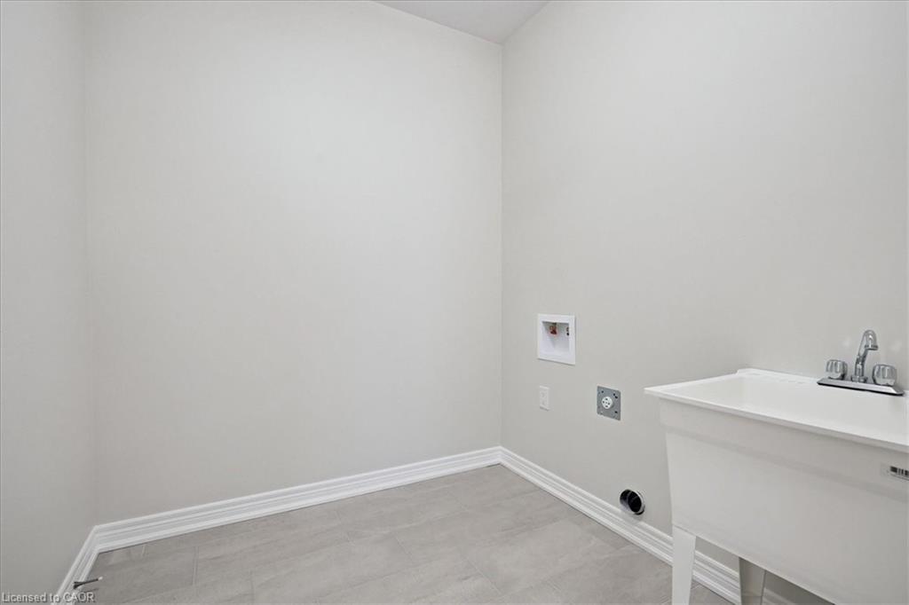 71 Montrose Trail, Welland, ON - Indoor Photo Showing Other Room