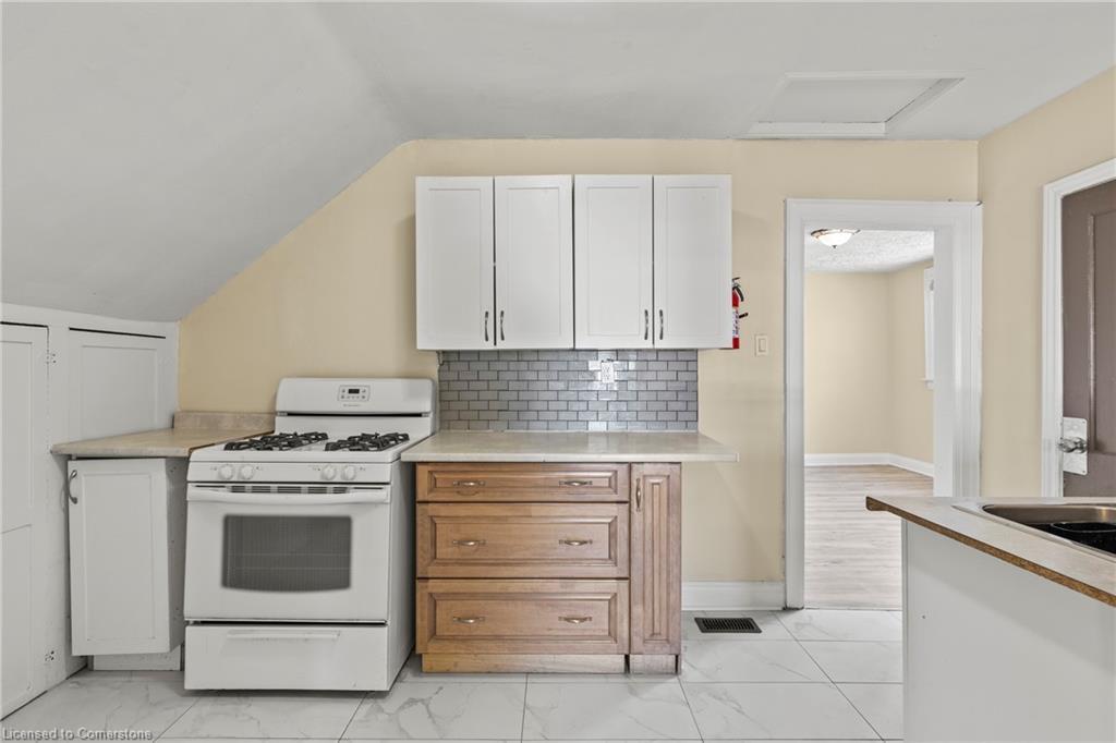 1 West Street N, Thorold, ON - Indoor Photo Showing Kitchen