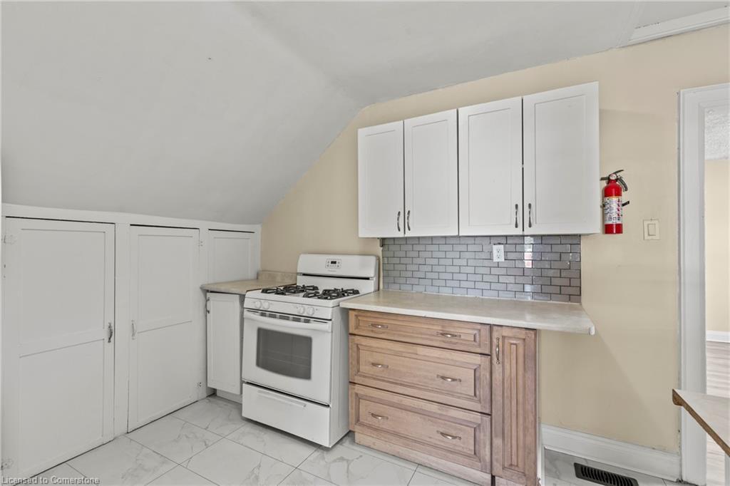 1 West Street N, Thorold, ON - Indoor Photo Showing Kitchen