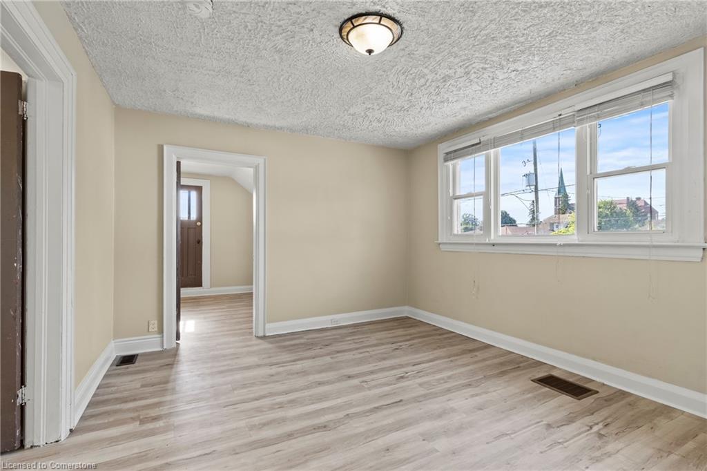 1 West Street N, Thorold, ON - Indoor Photo Showing Other Room