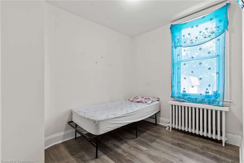 1 West Street N, Thorold, ON - Indoor Photo Showing Bedroom