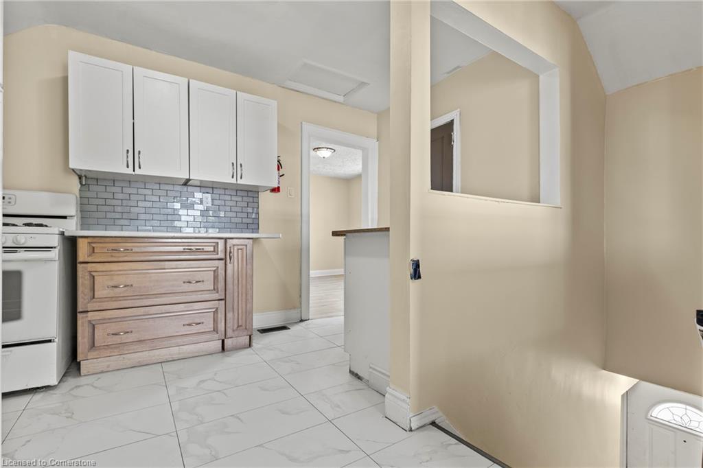 1 West Street N, Thorold, ON - Indoor Photo Showing Kitchen