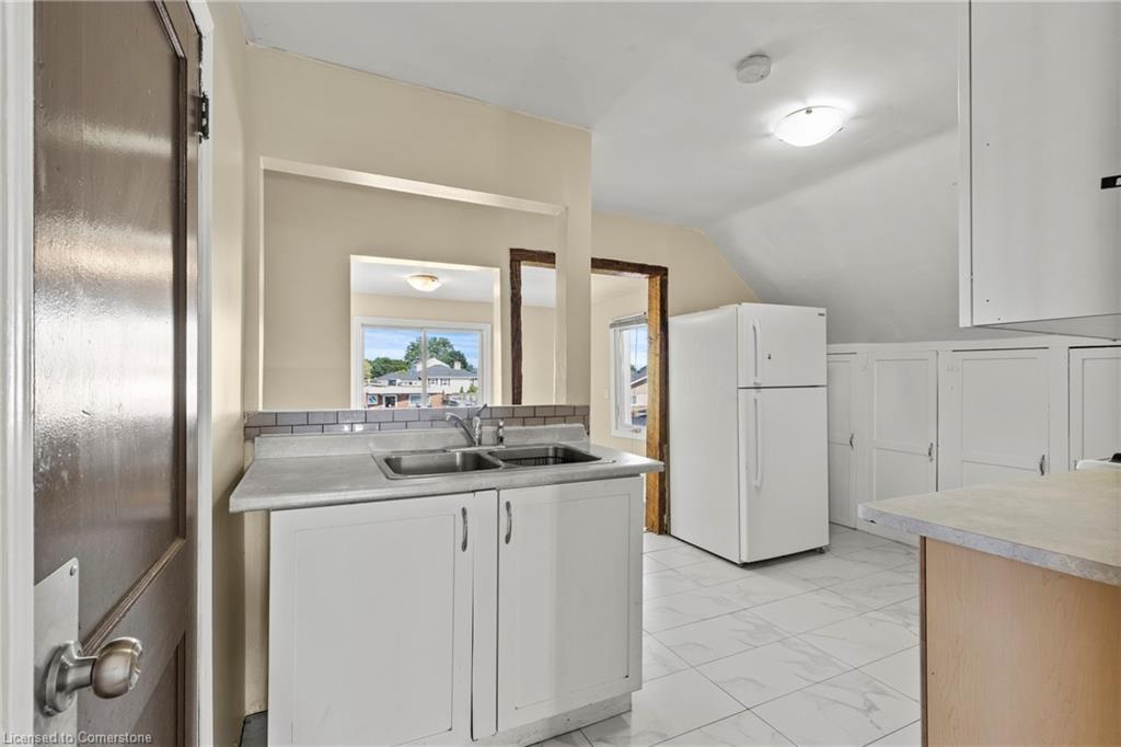 1 West Street N, Thorold, ON - Indoor Photo Showing Laundry Room