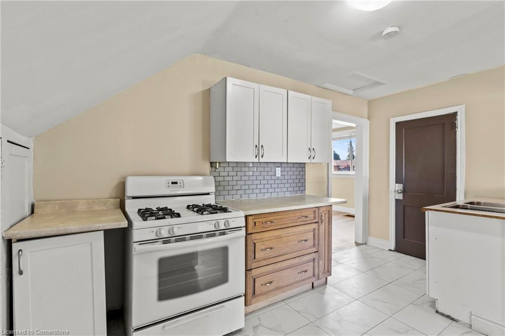 1 West Street N, Thorold, ON - Indoor Photo Showing Kitchen
