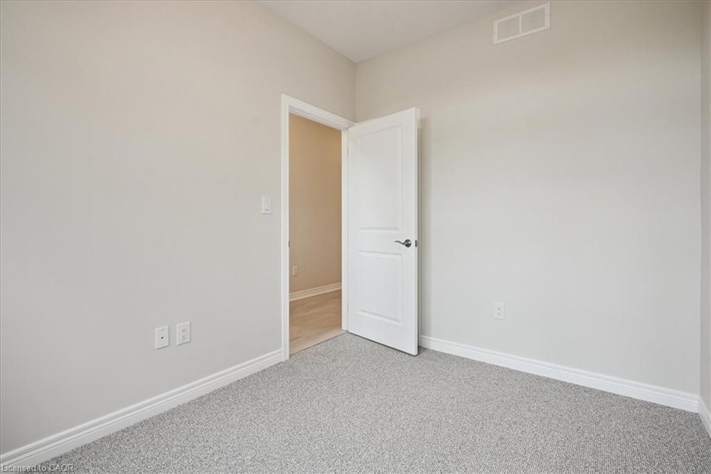 15 Wiley Trail, Welland, ON - Indoor Photo Showing Other Room