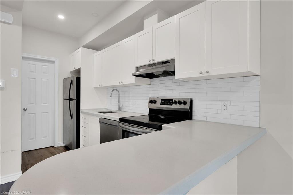 3C-164 Heiman Street, Kitchener, ON - Indoor Photo Showing Kitchen With Stainless Steel Kitchen With Upgraded Kitchen