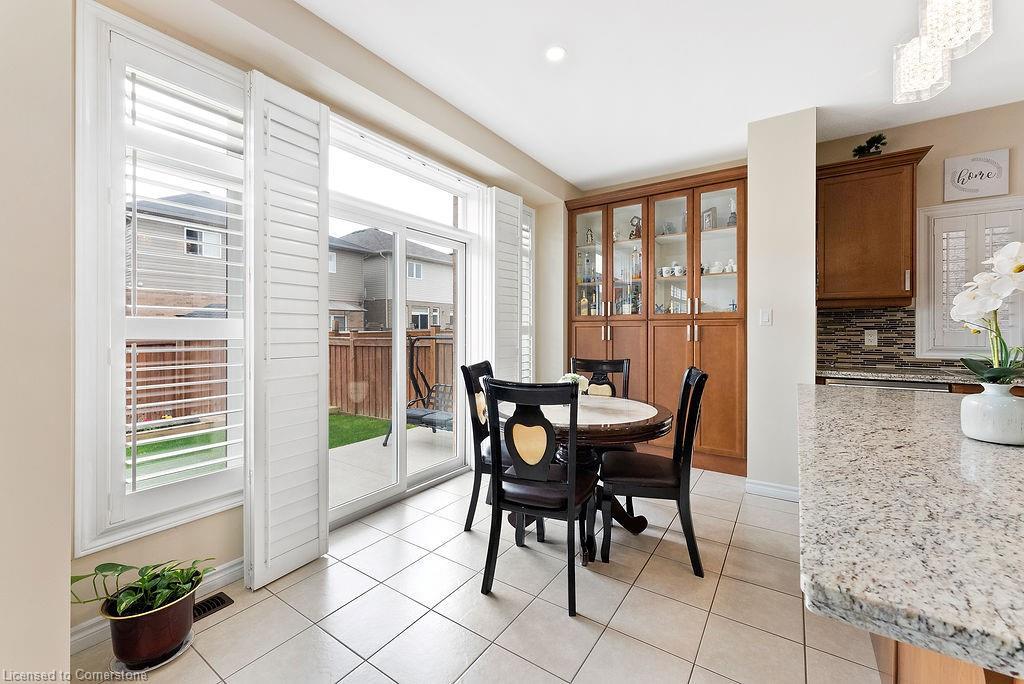 67 Bellroyal Crescent, Stoney Creek, ON - Indoor Photo Showing Dining Room