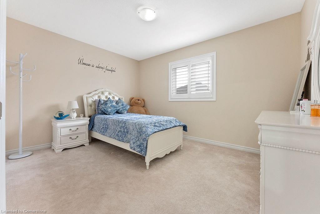 67 Bellroyal Crescent, Stoney Creek, ON - Indoor Photo Showing Bedroom