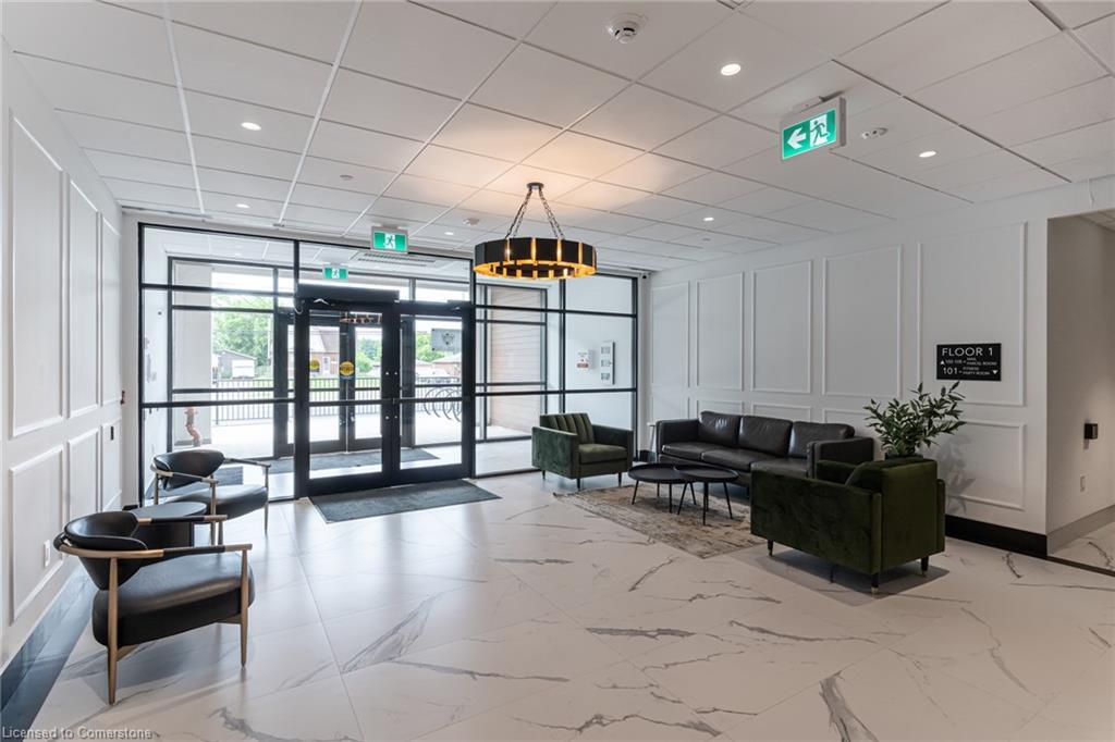 221-1936 Rymal Road E, Hamilton, ON - Indoor Photo Showing Other Room