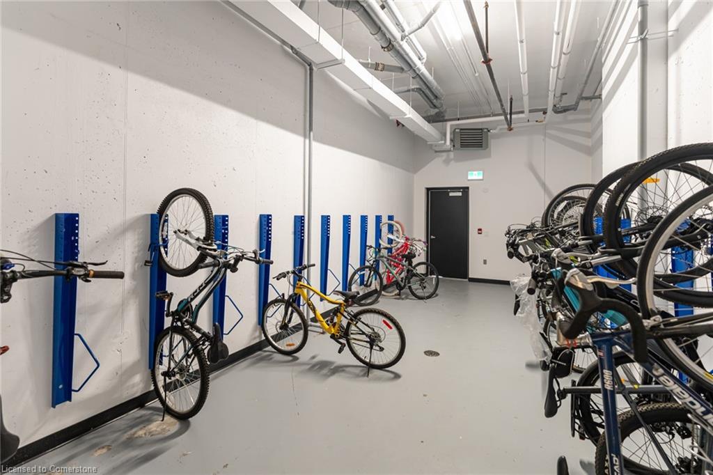 221-1936 Rymal Road E, Hamilton, ON - Indoor Photo Showing Other Room