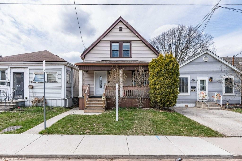 99 Robins Avenue, Hamilton, ON - Outdoor With Deck Patio Veranda With Facade